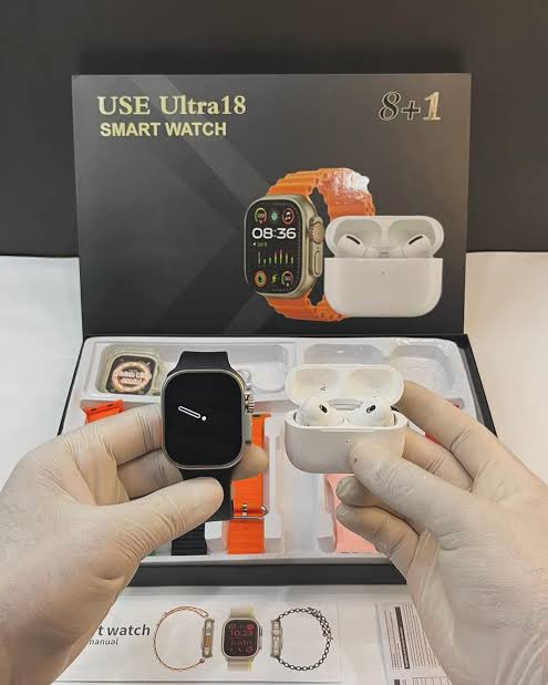 Use Ultra 18 Smart Watch + Earbuds Free